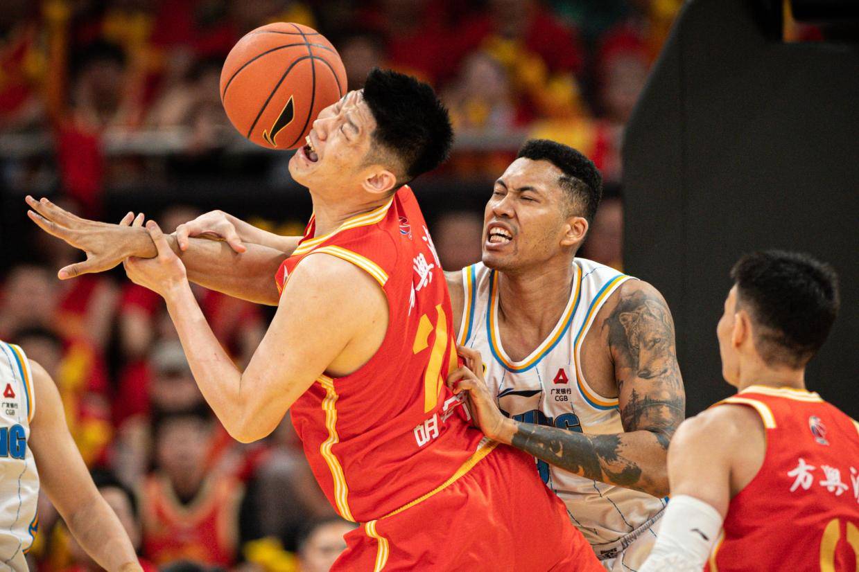 赛和总决赛, 年长约留守, cbf