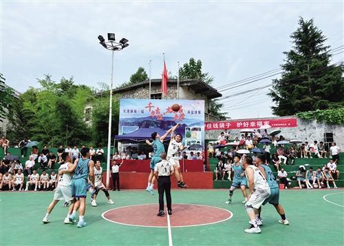 吸引着越来, 文化